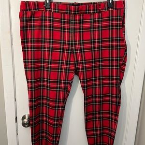 Plus J Crew Factory Winnie pant in festive plaid.  Side zipper.  Worn once.